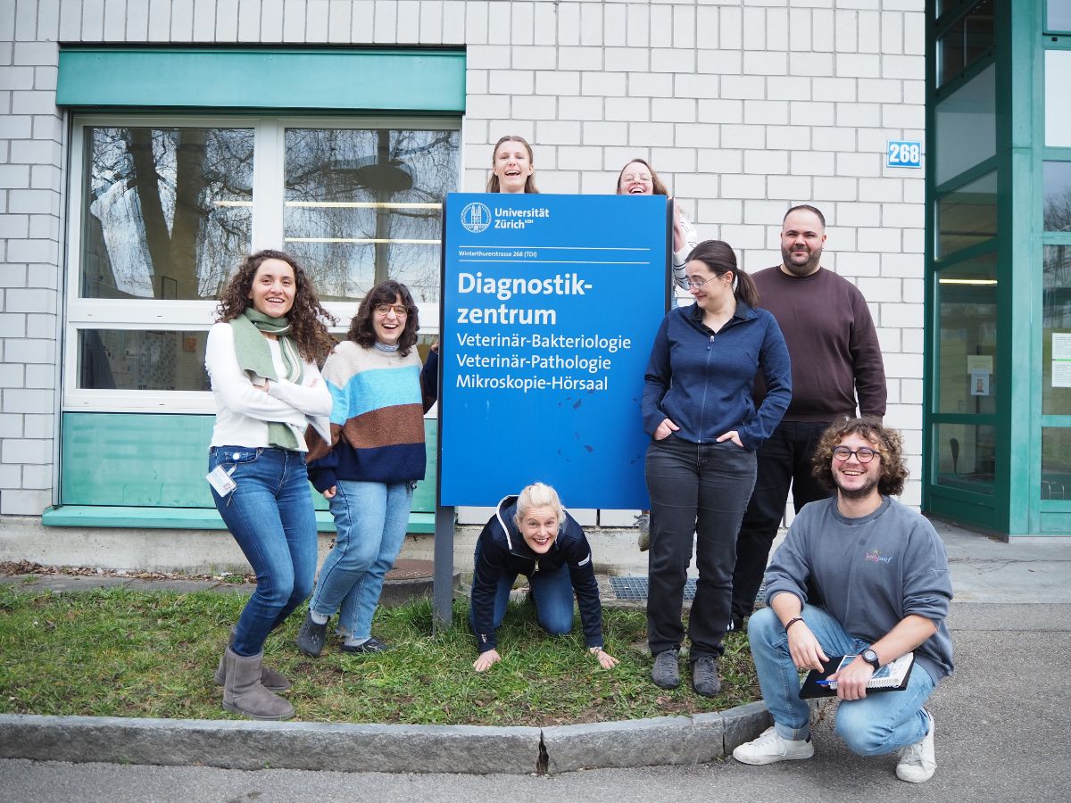 Behind-the-scenes group photo (4 of 6)